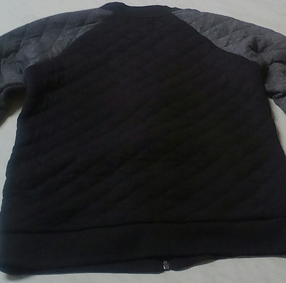 Like new boys quilted jacket - Picture 2 of 4